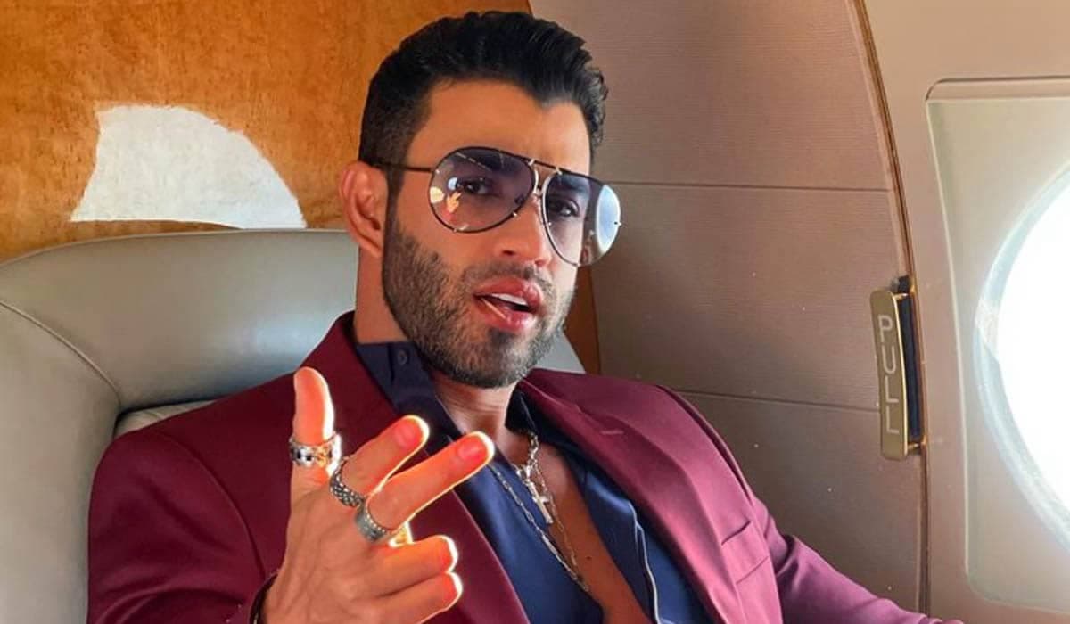 Gusttavo Lima faz mistério sobre novo lançamento com visual vermelho