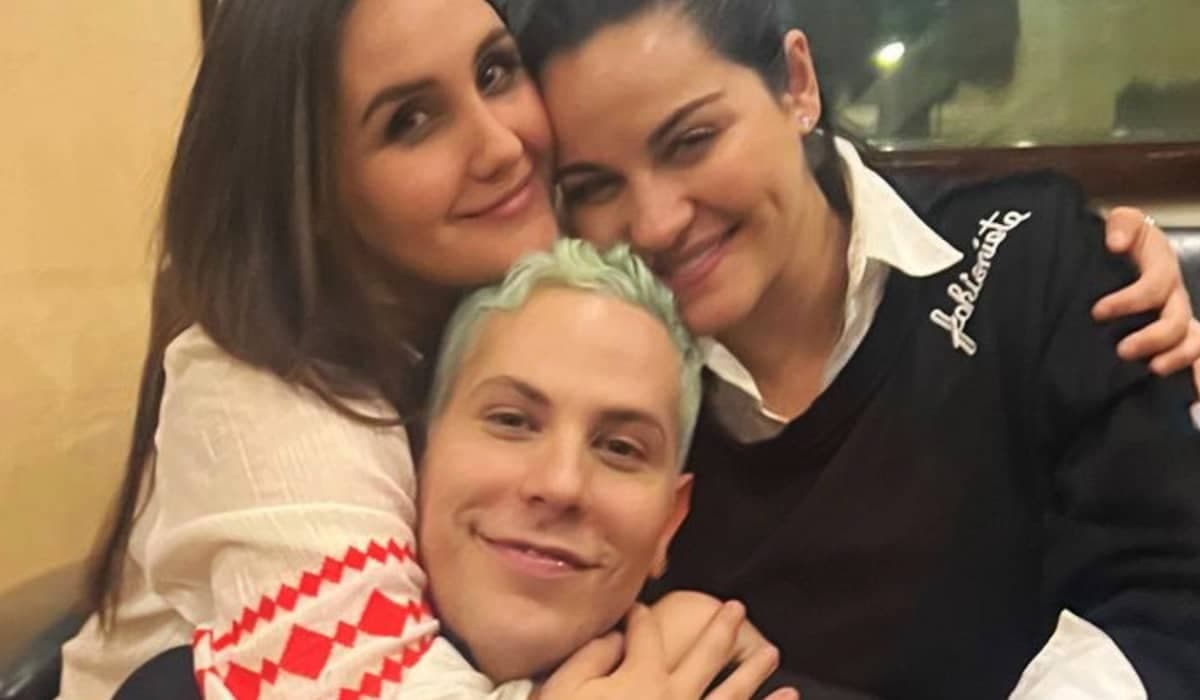 Integrantes do RBD mostram bastidores em estúdio e fãs explodem a internet 