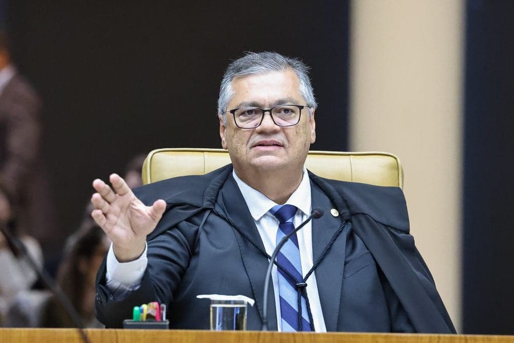 Flávio Dino propõe atualização da Lei do Impeachment e cita excesso de pedidos contra ministros do STF