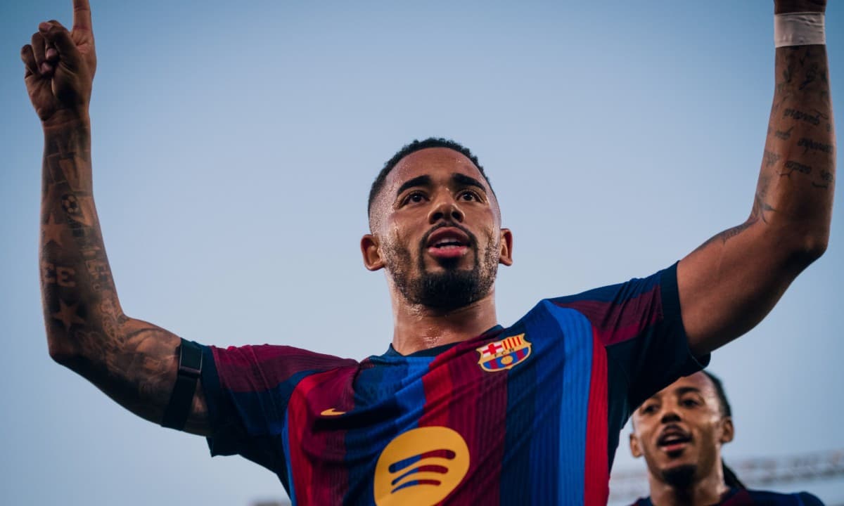 Sem Raphinha, Gabriel Jesus deve ser titular pela primeira vez no Barcelona na Champions