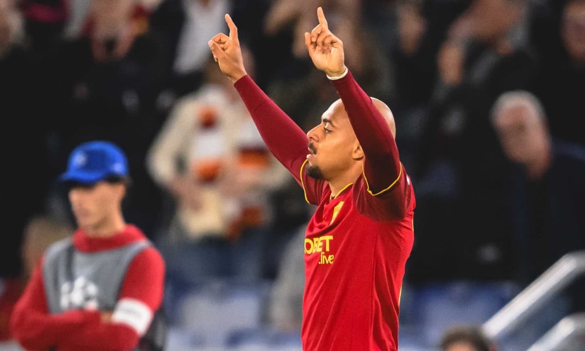 Malen marca duas vezes e Roma abre 3 a 1 sobre o Real Madrid na Champions