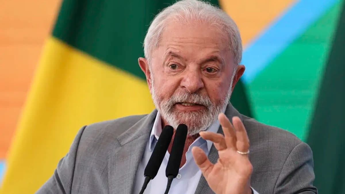 Lula promete PEC de passe livre no transporte público aos fins de semana