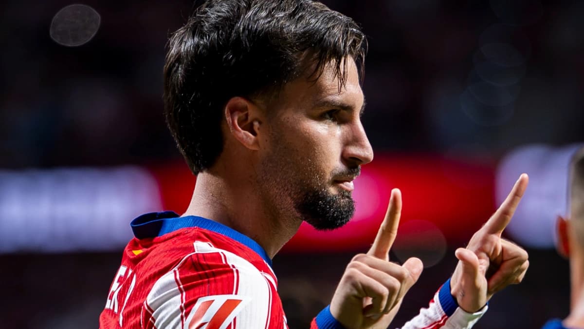 Atlético de Madrid vence o Espanyol no fim com gol de Baena