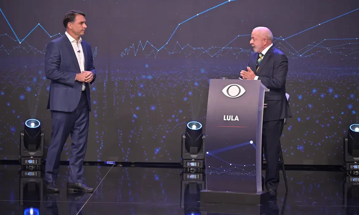 Que horas vai ser o debate hoje? Lula e Flávio se enfrentam na Globo às 21h20