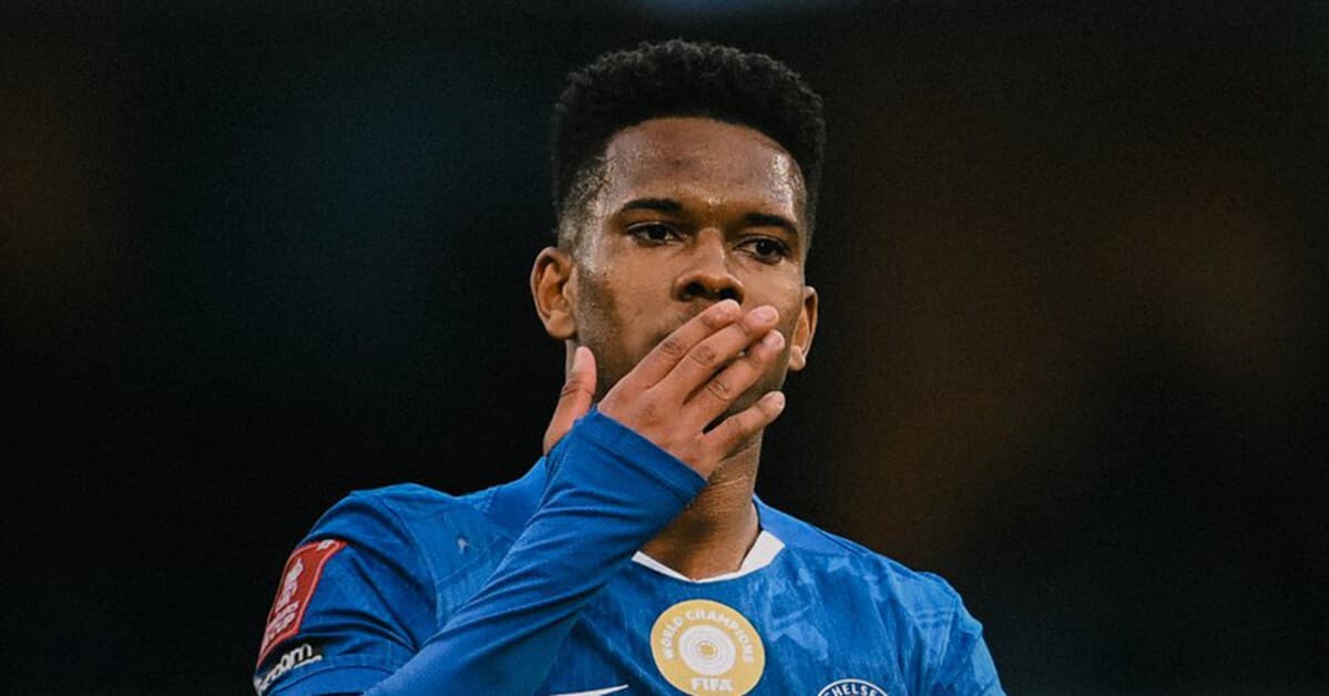 Lesão de Estêvão no Chelsea liga alerta na Seleção Brasileira às vésperas da Copa do Mundo