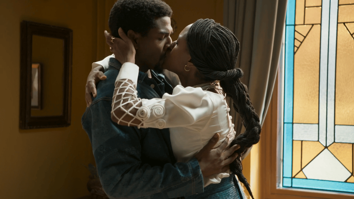 Resumo de 'A Nobreza do Amor': Alika e Tonho se entregam à paixão e Mirinho ferve de ciúmes