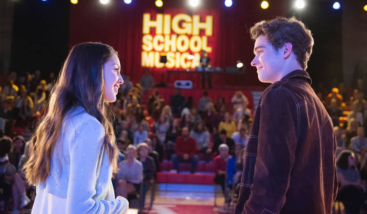 Olivia e Joshua atuaram juntos na série de High School Musical