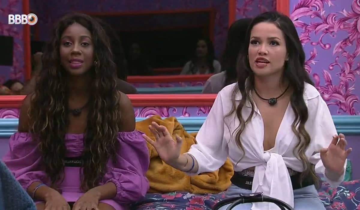 Participantes comentam sobre as possibilidades de eliminação antes do programa ao vivo de hoje 