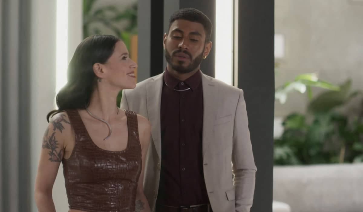 Regina e Leonardo conseguem enganar Martha totalmente na novela. Foto: Reprodução/Globo