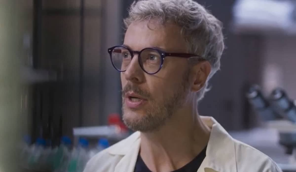 MArgareth quer o lugar de Jonathan no laboratório. Fonte: Reprodução/Globo