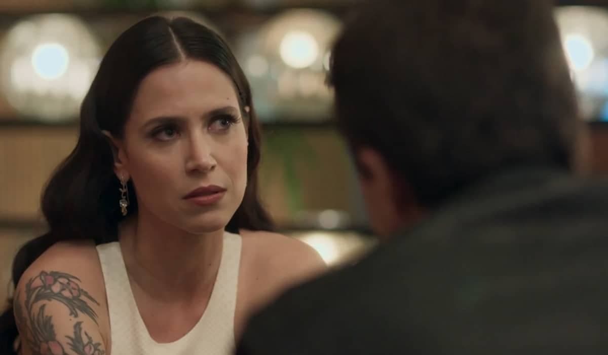 Clarice deseja saber os passos de Regina. Fonte: Reprodução/Globo