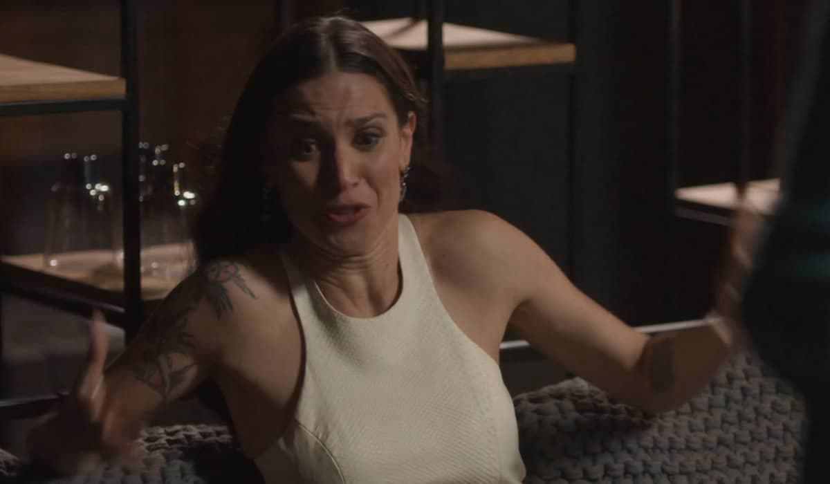 Regina fica desesperada com o desaparecimento de Leonardo. Foto: Reprodução/Globo