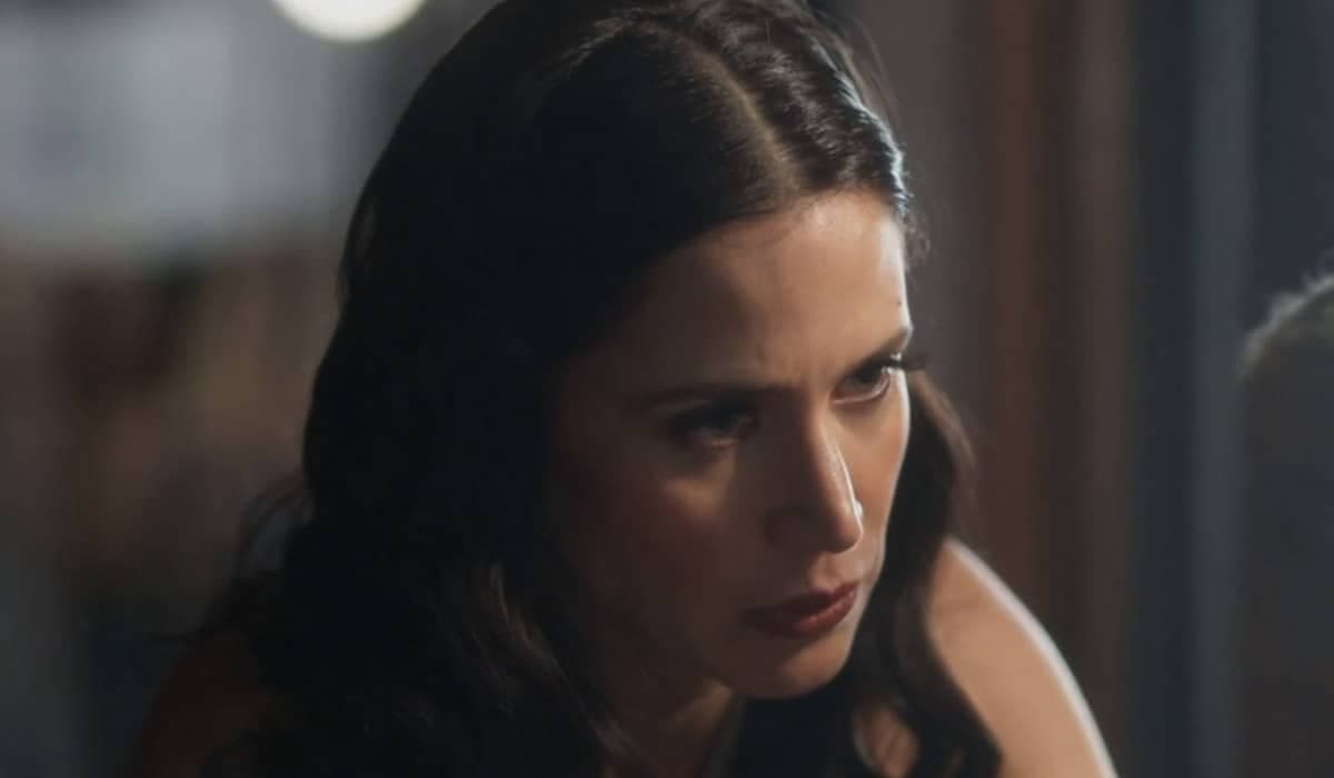 Regina entra em desespero após perder o dinheiro. Foto: Reprodução/Globo