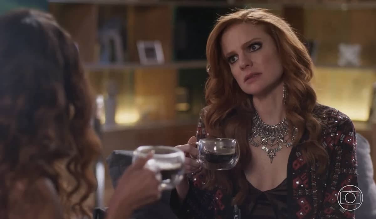 Andréa faz a investigação sobre Célia. Fonte: Reprodução/Globo