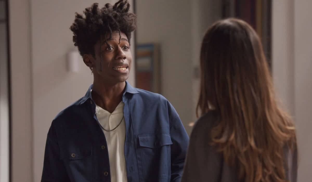 Tony fica furioso com a atitude de Cris em Elas por Elas. Foto: Reprodução/Globo