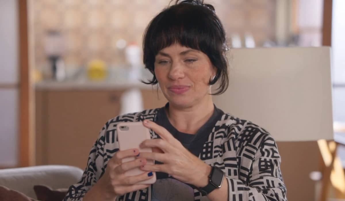 Carol se incomoda com atitude de Natália. Fonte: Reprodução/Globo