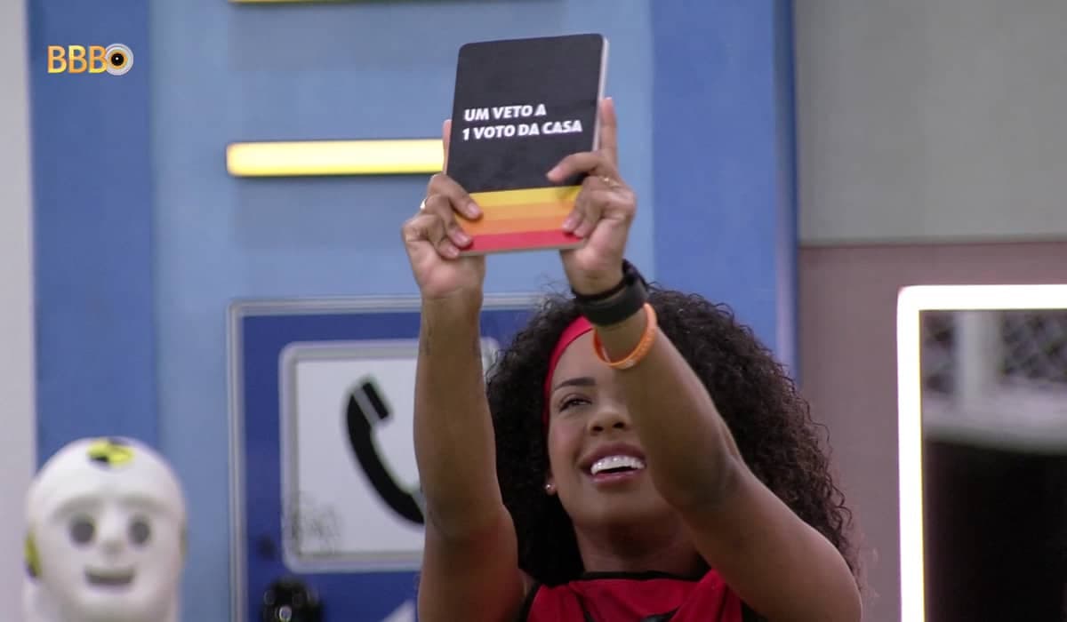 Na disputa de sorte, Marvvila mais uma vez levou a melhor e ganhou 10 mil reais e o poder do veto. Foto: Reprodução/Globo