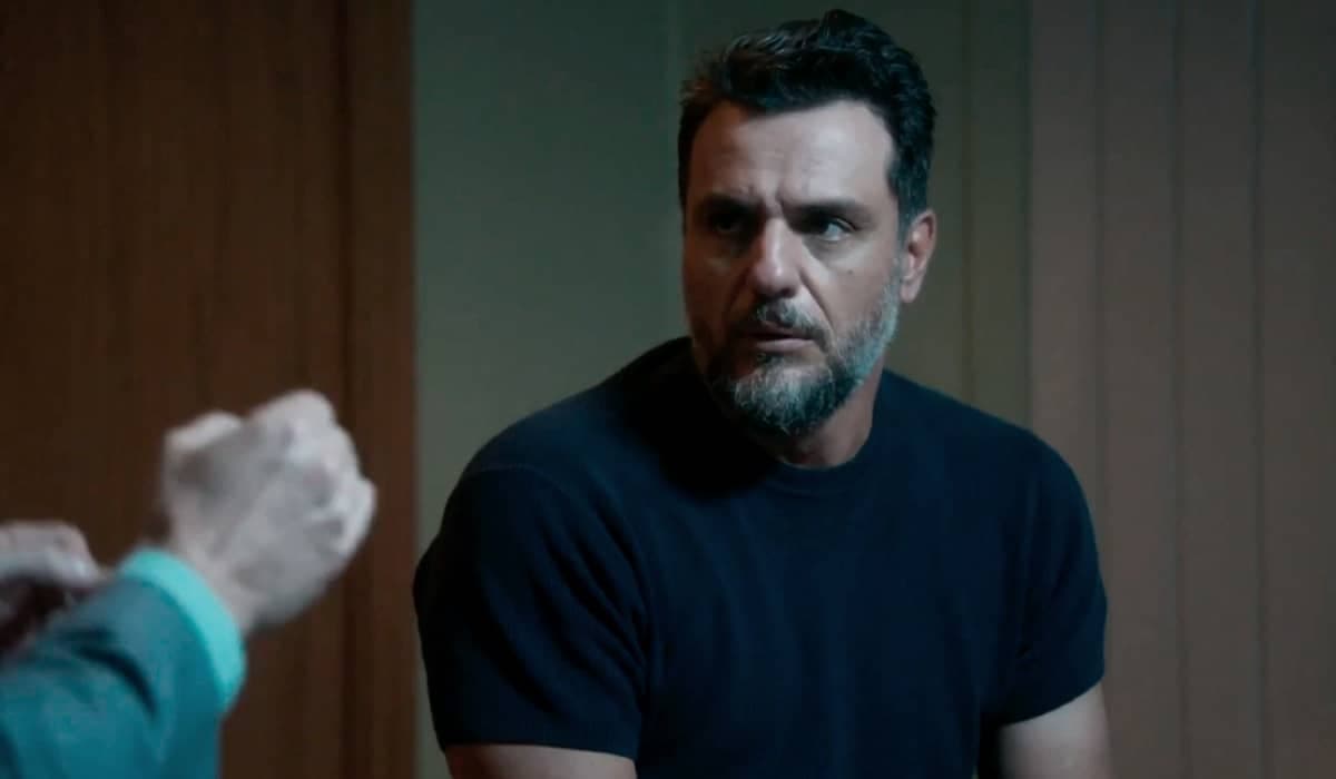 Guerra descobre que Guida emprestou dinheiro para Moretti. Fonte: Reprodução/Globo