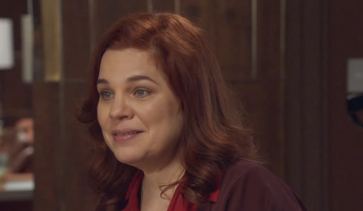 Helena fica transtornada nos próximos capítulos. Foto: Reprodução/Globo