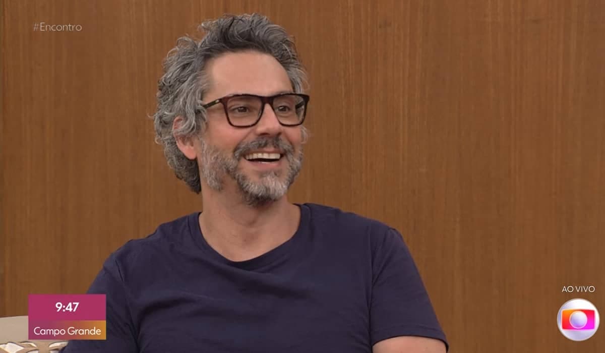 Alexandre Nero esbanja elegância e simpatia no 'Encontro'