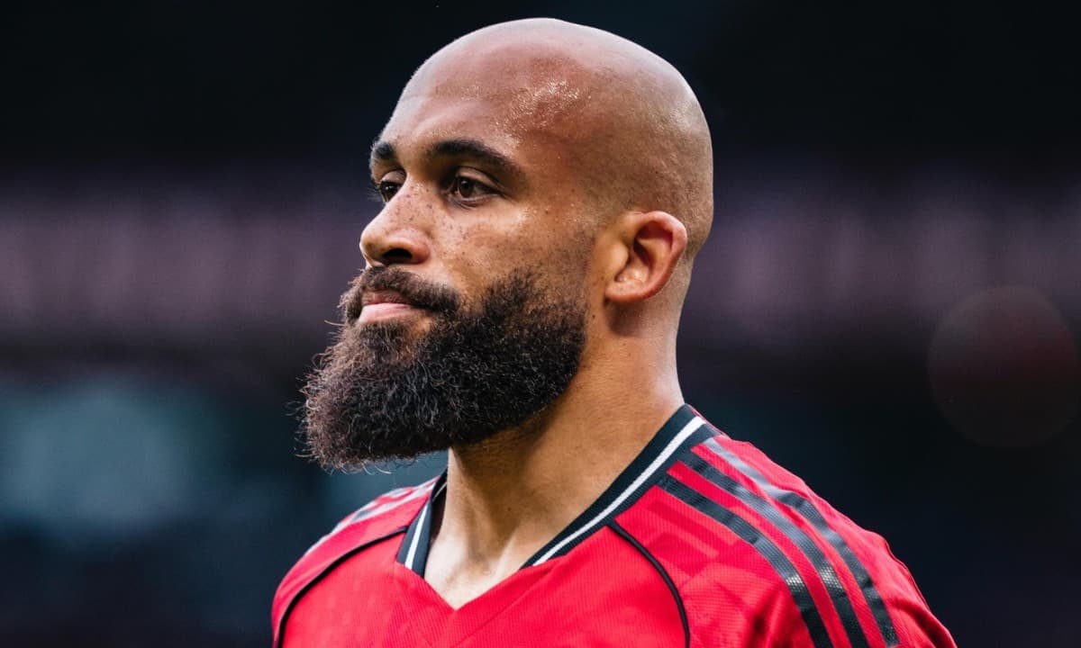 Mbeumo marca, e Manchester United abre 1 a 0 sobre o lanterna Tottenham