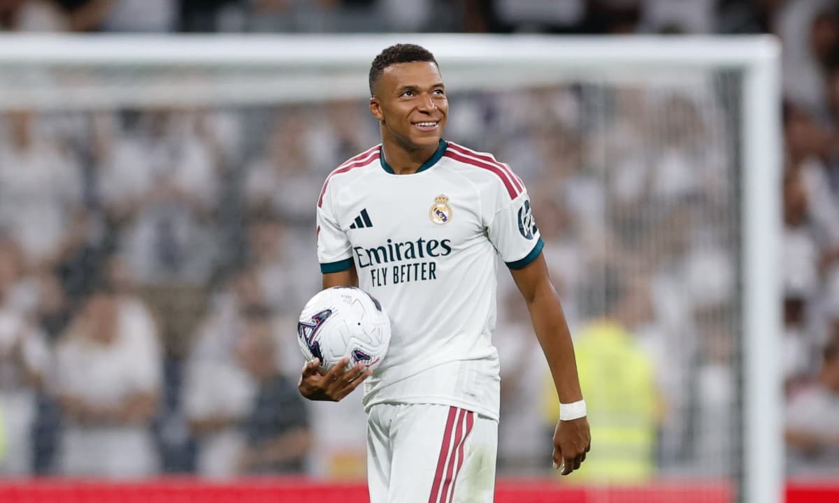 Mbappé responde a De Roon e Real Madrid empata com a Roma na Champions