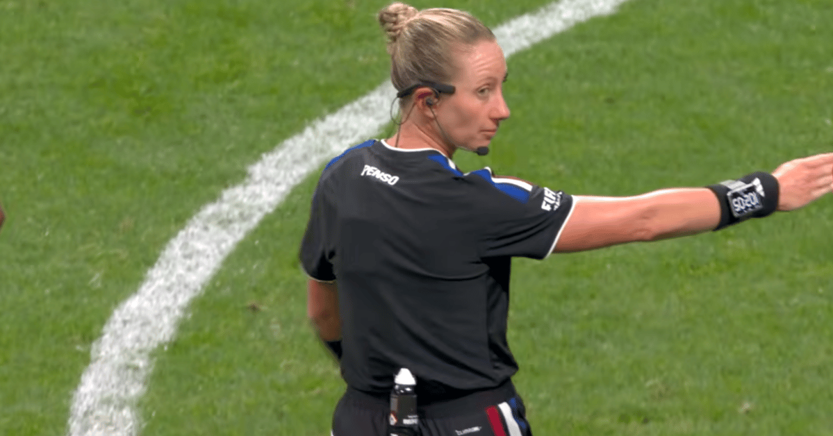 Tori Penso faz história na Copa do Mundo 2026 e segue legado de Stéphanie Frappart