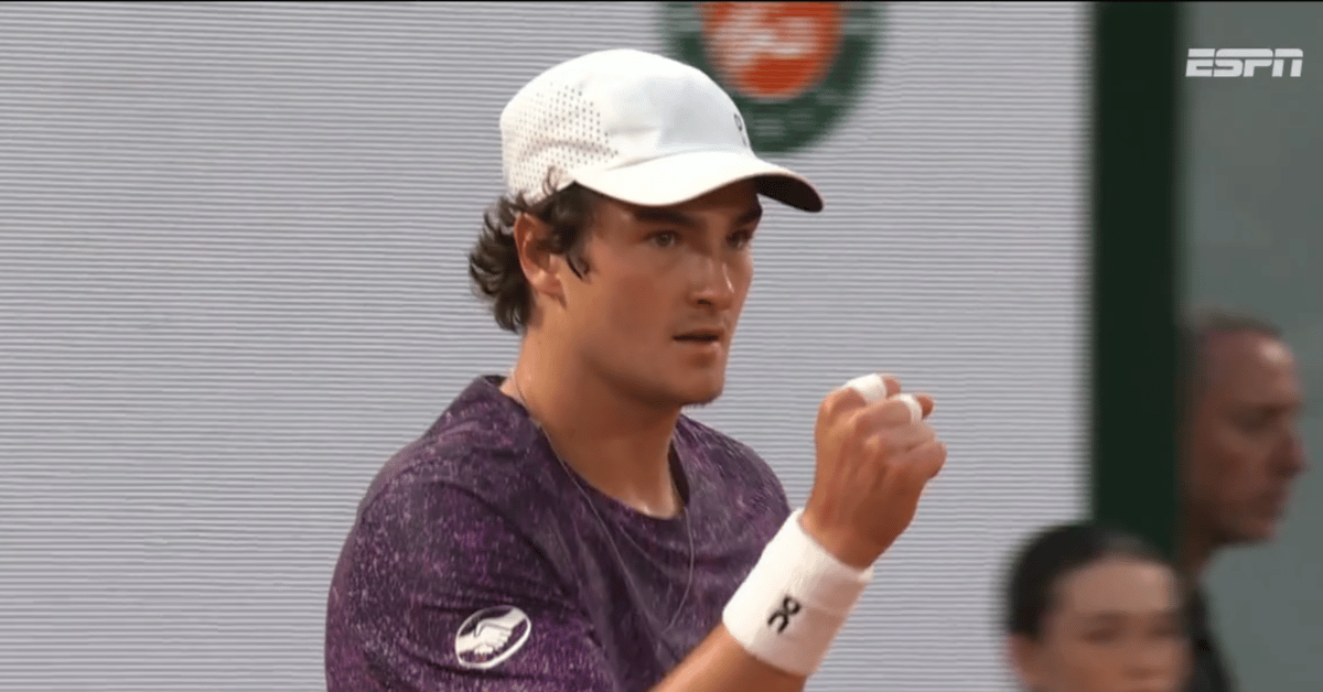 João Fonseca busca vaga inédita na semifinal de Roland Garros nesta terça 