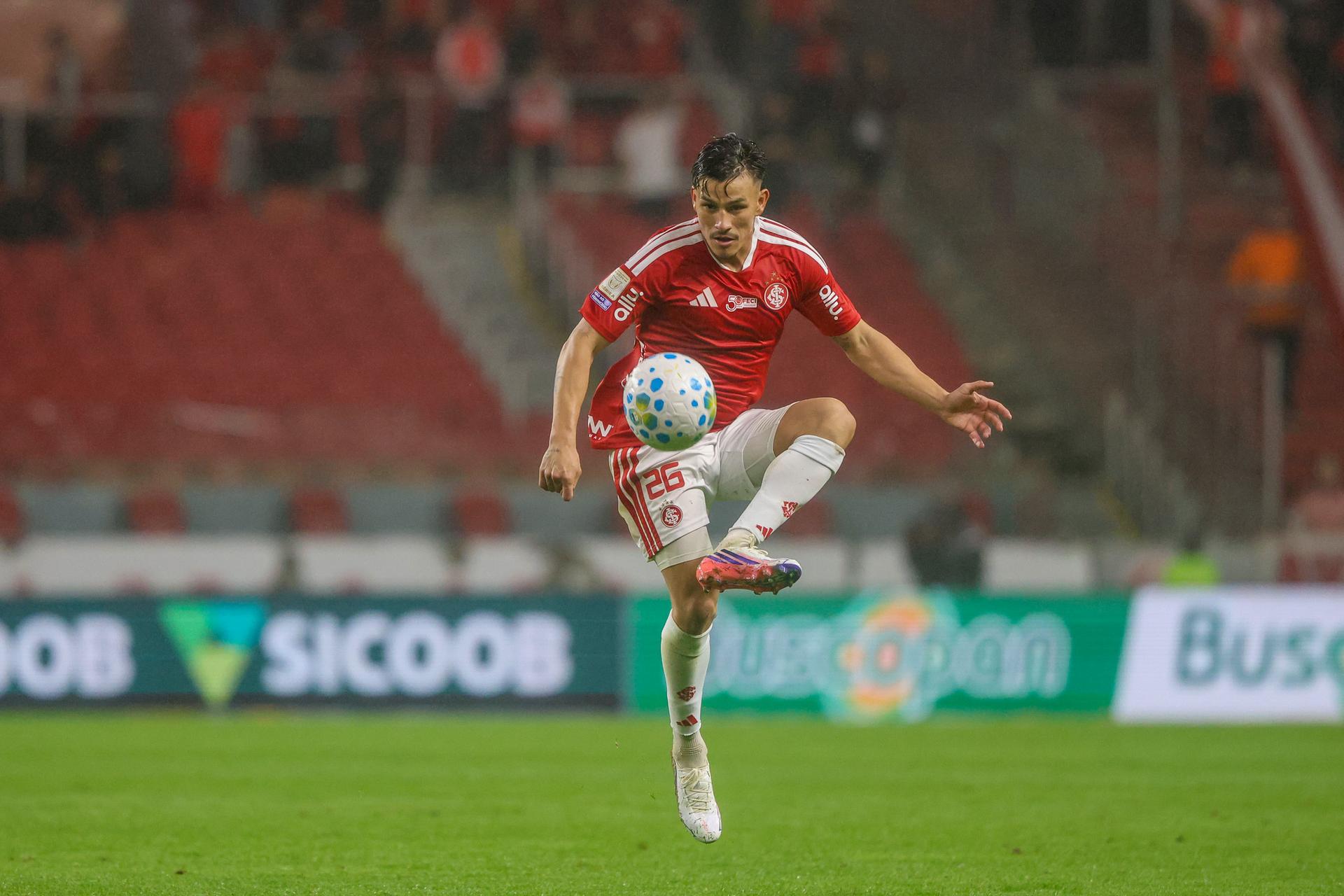 Athletico-PR e Internacional abrem o returno do Brasileirão em Curitiba