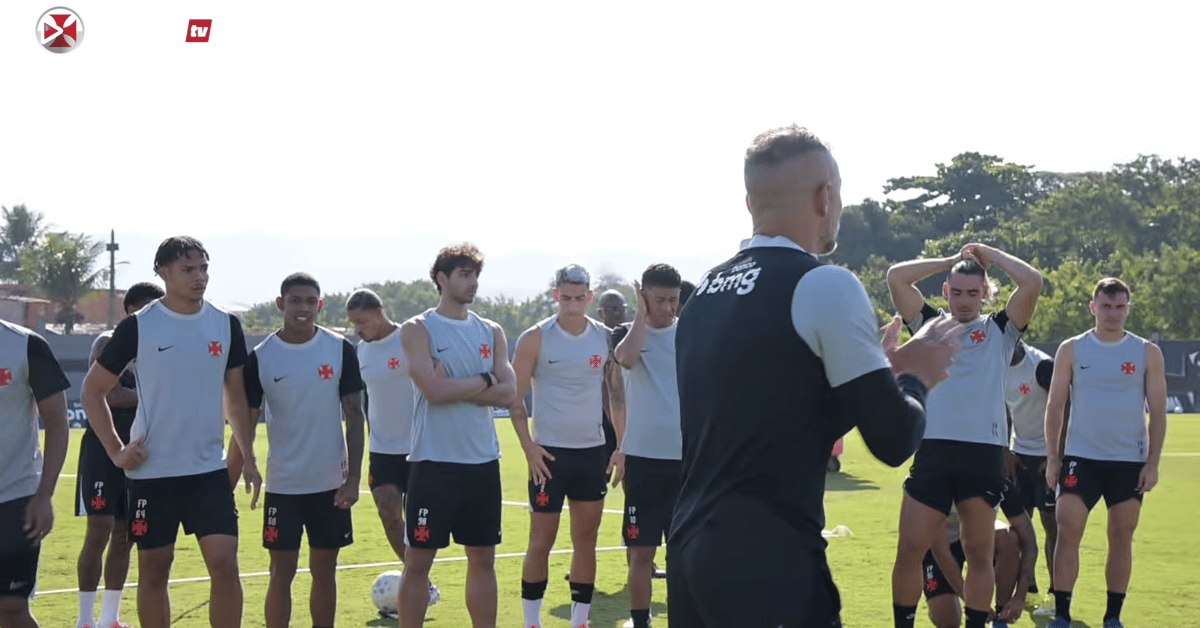 Sem técnico, Vasco faz contato com Vitor Pereira, recém-saído do Nottingham Forest