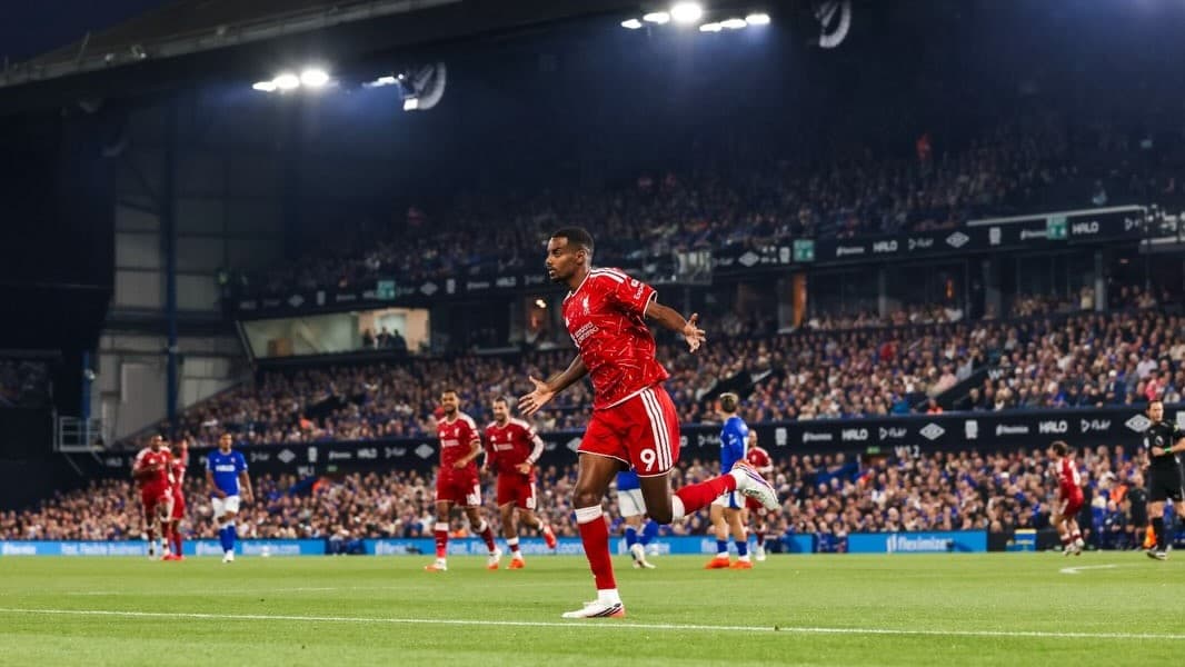 Isak x Fulham: sueco faz 3 em 3 no Inglês e mira sequência que não emplaca desde 2025