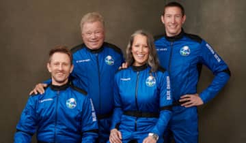 Shatner viajou para a borda do espaço ao lado de Chris Boshuizen, Glen de Vries e Audrey Power