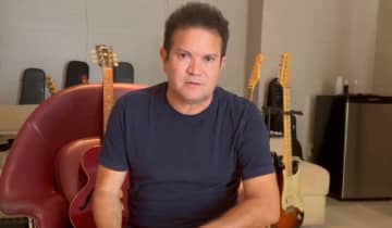 O guitarrista publicou um vídeo no Instagram repudiando as informações falsas publicadas na web