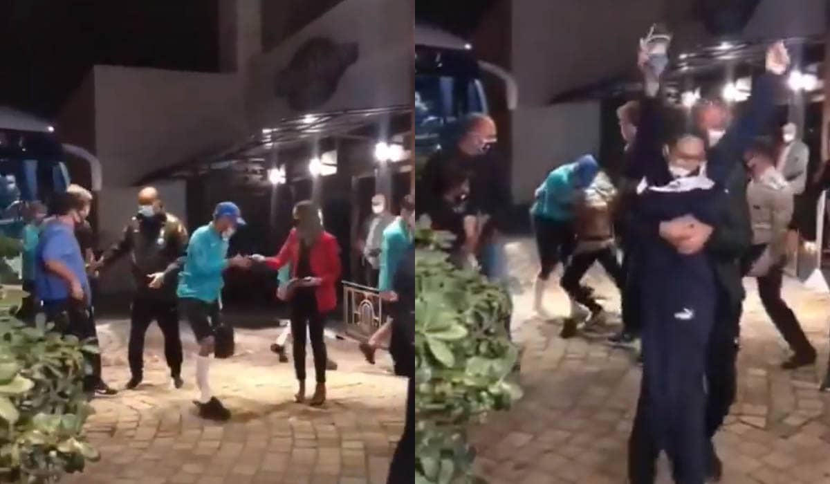 O jogador teve os calçados arrancados e entrou mancando no hotel junto com a seleção brasileira