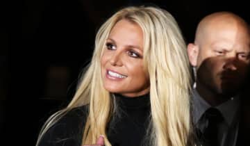 Os advogados do pai de Britney afirmam que 'não há circunstâncias urgentes que justifiquem a suspensão imediata do Sr. Spears'
