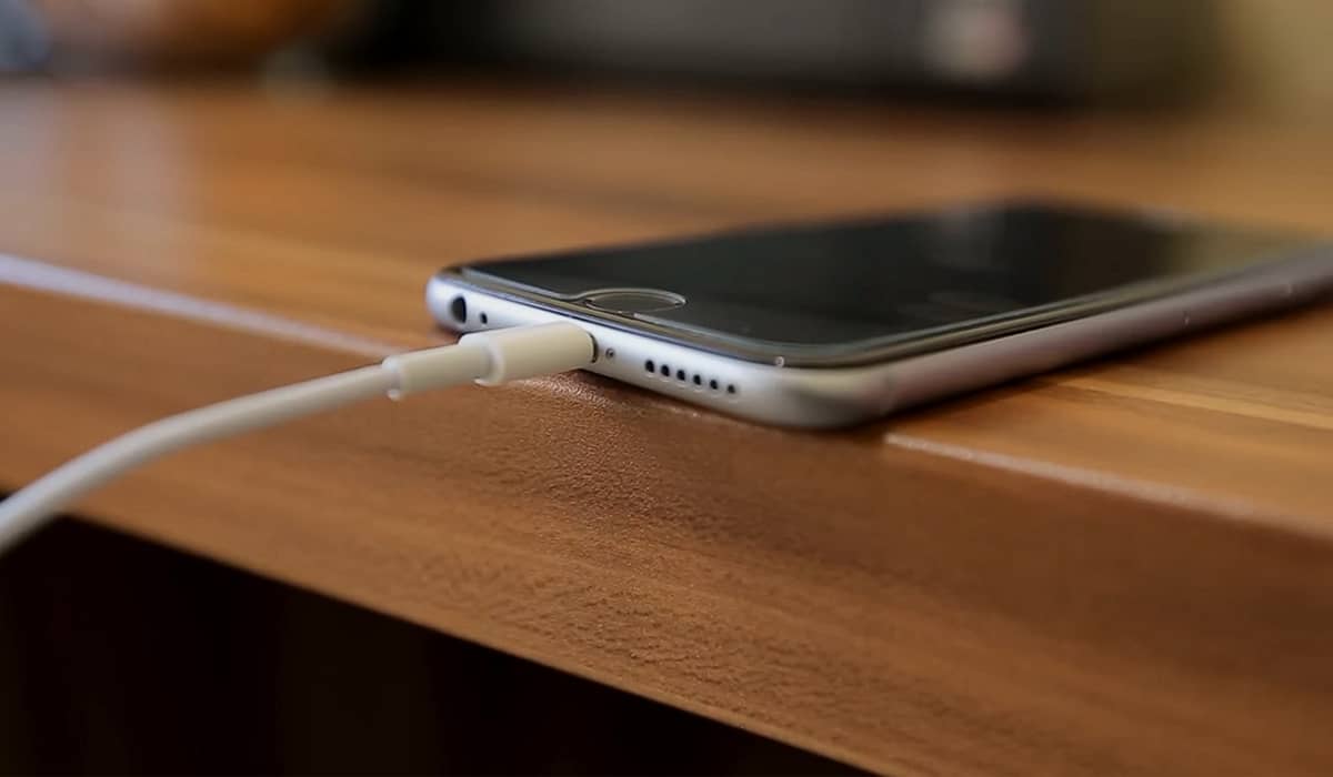 Apple vai aderir ao carregador USB-C. Fonte: Reprodução/YouTube