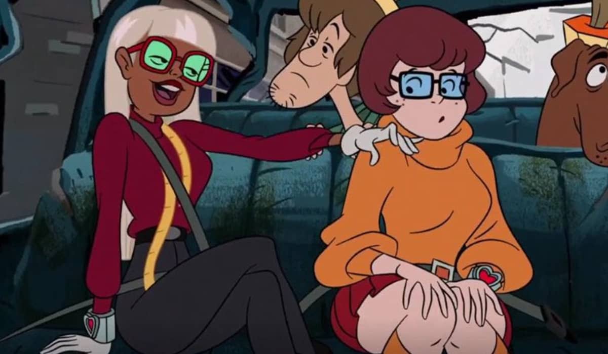 Velma sai do armário em novo filme de Scooby Doo para