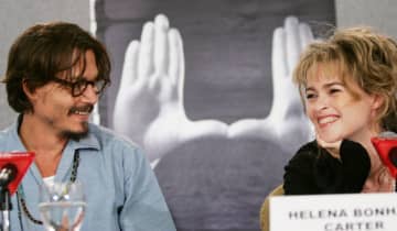 Depp e Bonhan Carter trabalharam juntos em mais de uma ocasião, sendo dois dos atores preferidos de Tim Burton. Foto: Reprodução/Twitter.