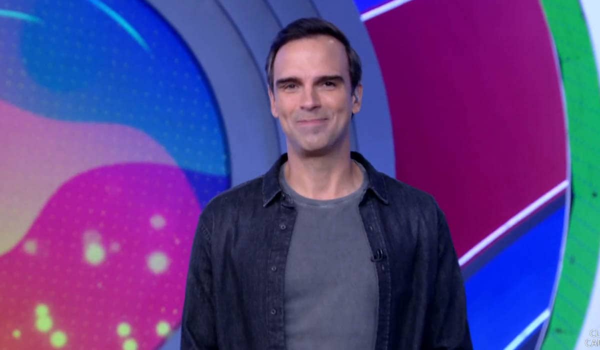 Tadeu Schmidt apresenta a prova do líder do BBB 22. Foto: Reprodução/TV Globo