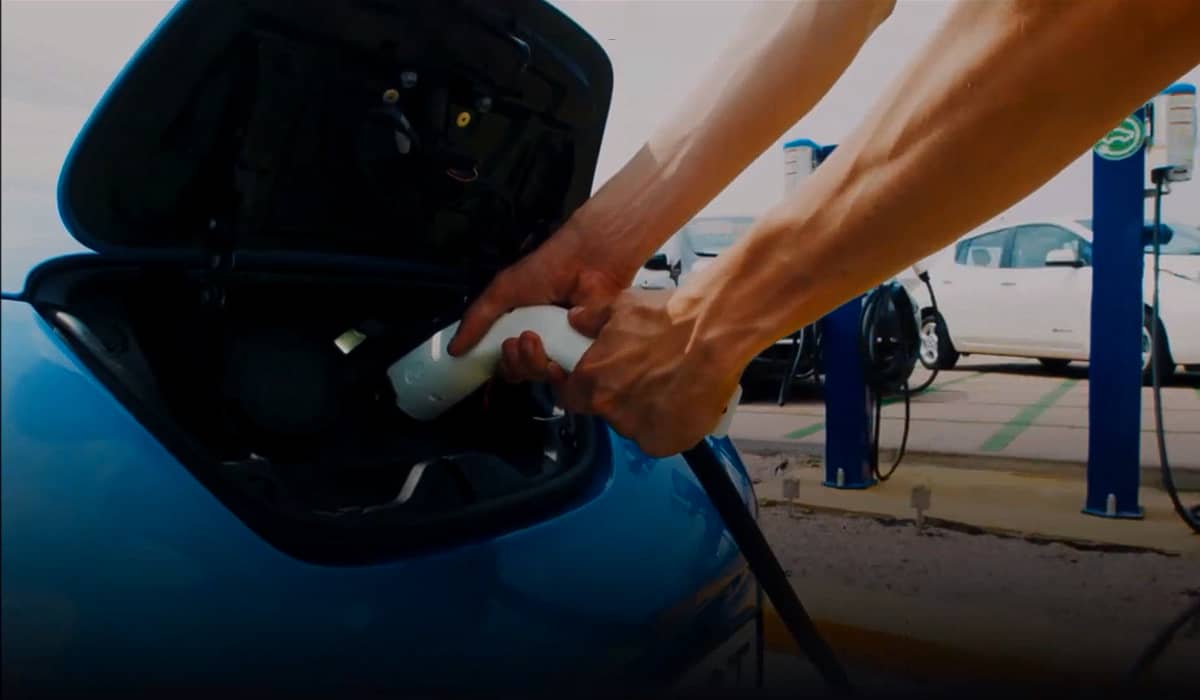 Empresas apostam em carros elétricos para frotas sustentáveis. Fonte: Reprodução/YouTube