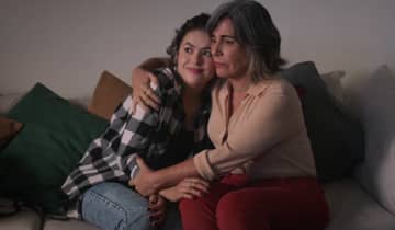 Gloria Pires e Maisa vivem drama de mãe e filha no filme 'Desapega!'. Foto: Reprodução/Imagem Filmes