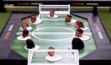 Os brothers disputaram uma divertida partida de 'Soprobol' no BBB 23. Foto: Reprodução/Globo