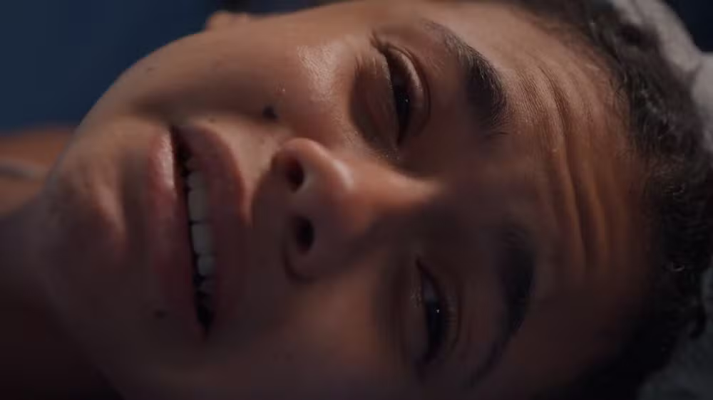 Resumo da novela "Três Graças": Joélly tem o bebê roubado e Samira mostra sua face cruel