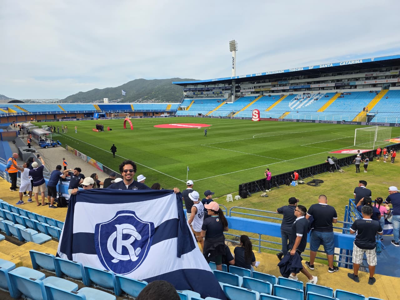 John na arena do Avaí, em Florianópolis, acompanhando o seu clube do coração. Foto: Diário 24 Horas / Acervo pessoal