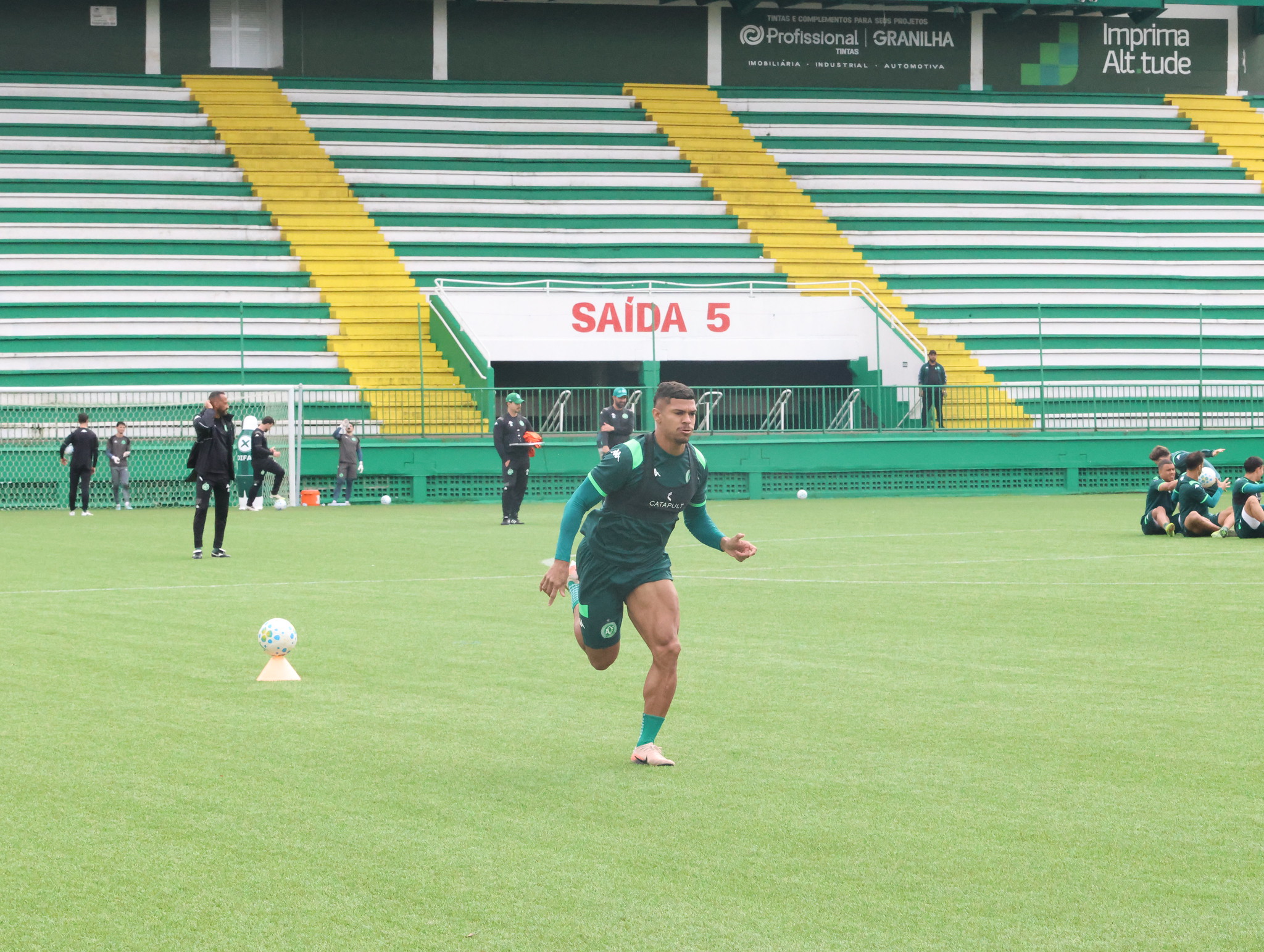 Chape também treinou firme para o embate importante de hoje contra o Bahia. Foto: @zatta_joao/ACF