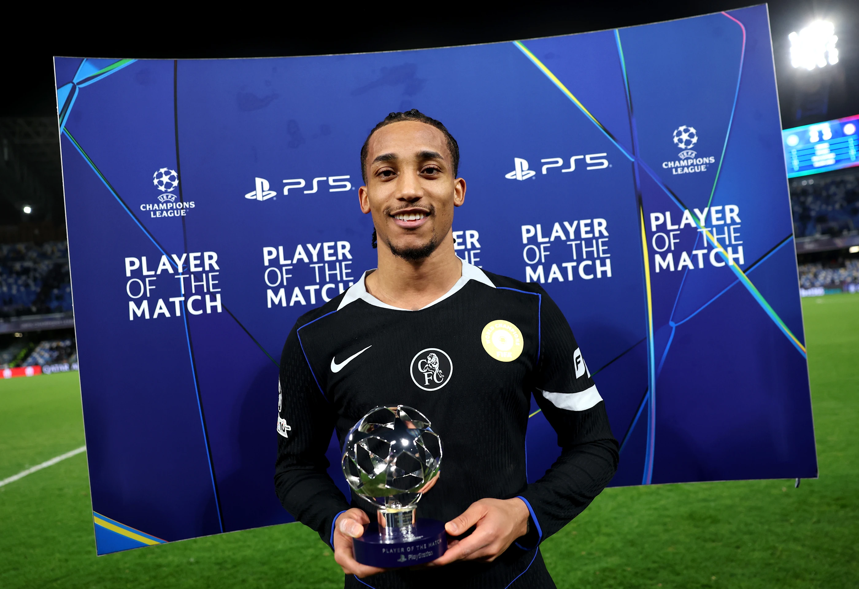 O brasileiro João Pedro deve comandar o ataque do Chelsea hoje. Foto: chelseafc.com
