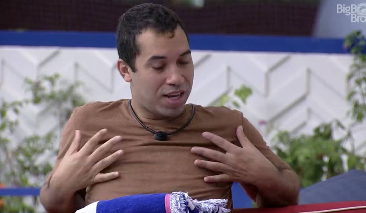 Gil tirou a barba após a eliminação de Sarah