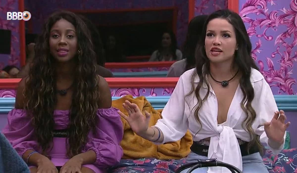 Participantes comentam sobre as possibilidades de eliminação antes do programa ao vivo de hoje