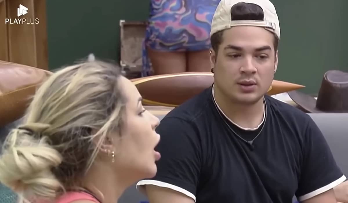 O pronunciamento intrigou os peões mas não foi o suficiente para cessar as brigas. Foto: Reprodução/PlayPlus