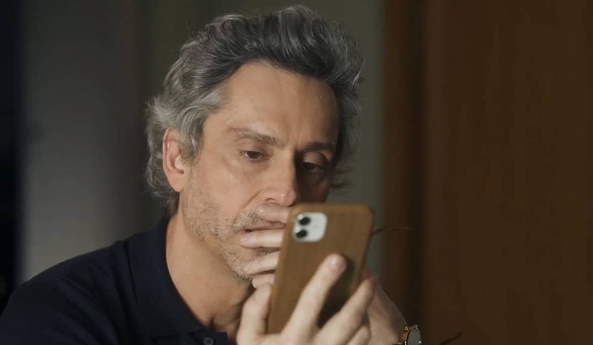 Stenio se surpreende ao descobrir que suas consultas foram desmarcadas. Foto: Reprodução/Globo